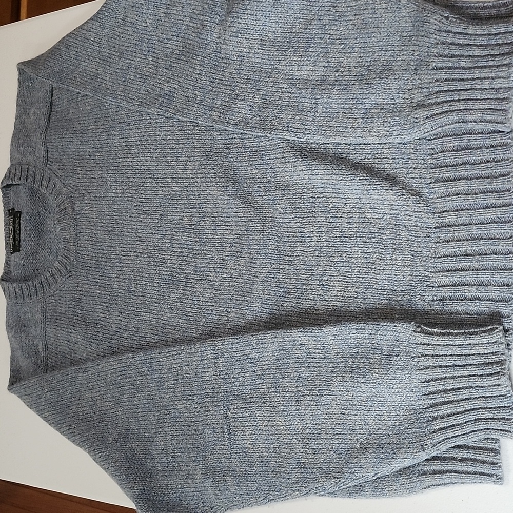 EUC SzL Men's Crewneck Sweater with Ribbed Texture